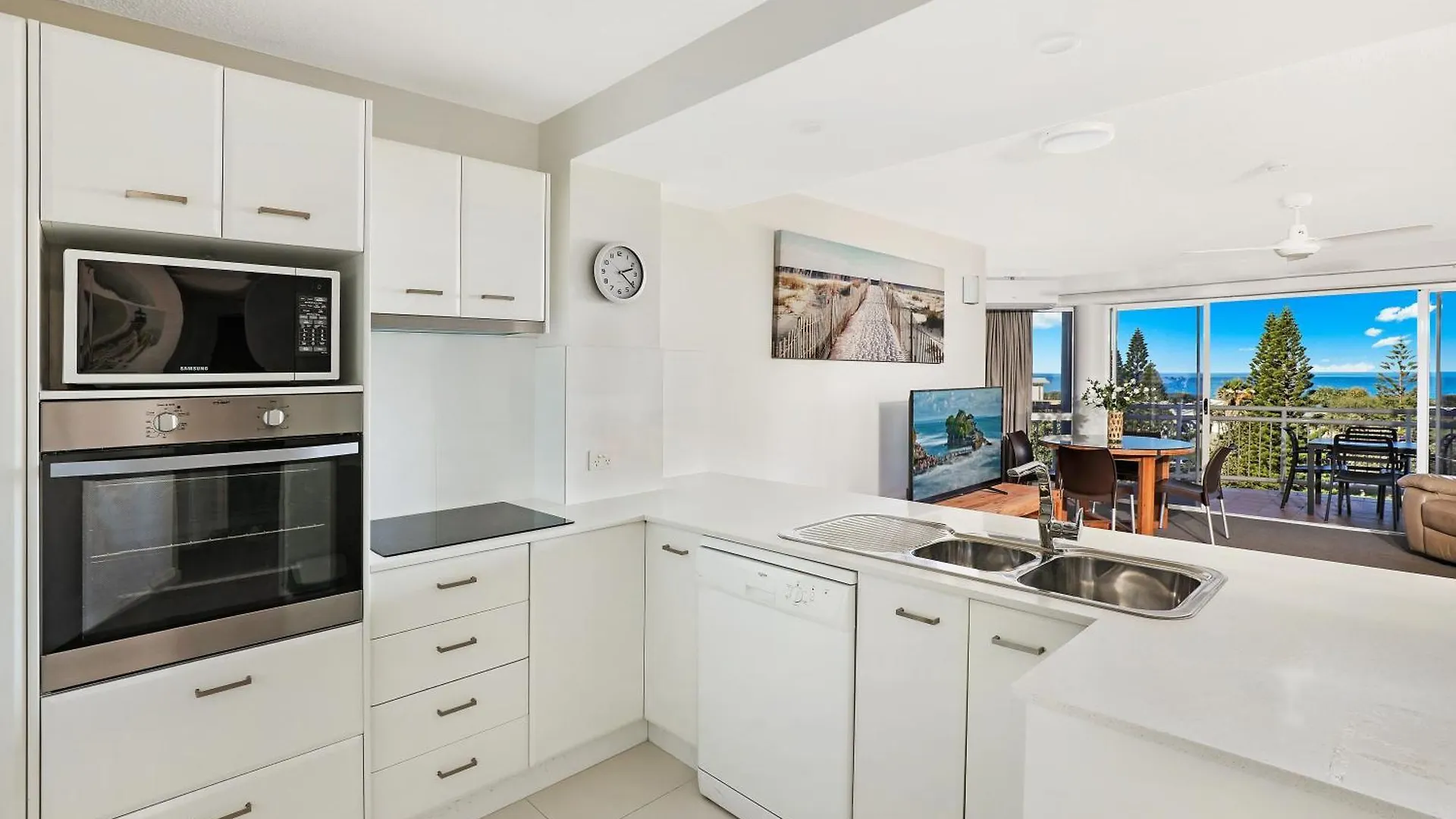 Beachside Resort Kawana Waters Buddina