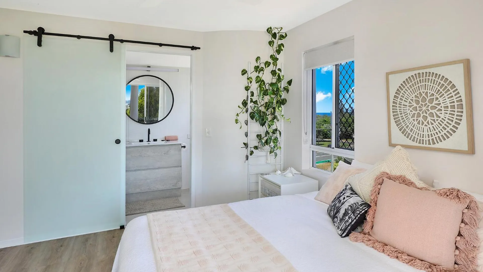 Beachside Resort Kawana Waters Buddina