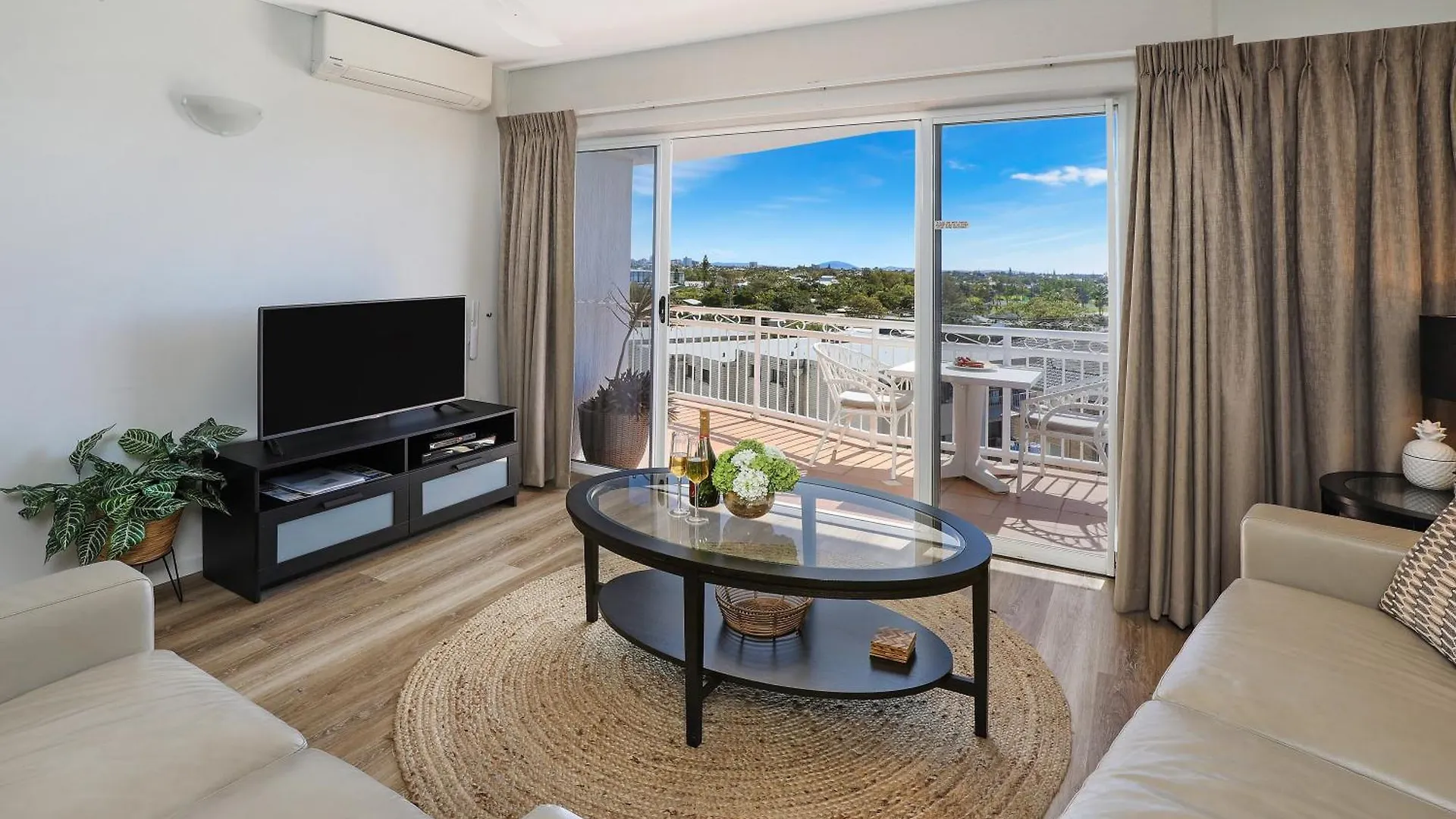 Beachside Resort Kawana Waters Buddina