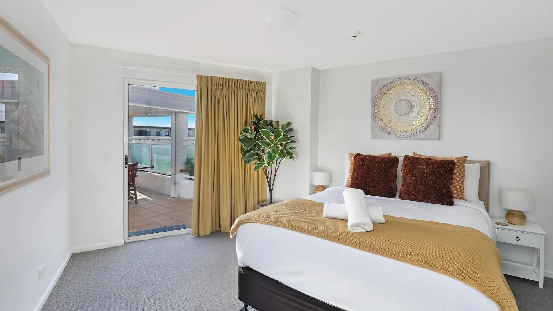 Beachside Resort Kawana Waters Buddina